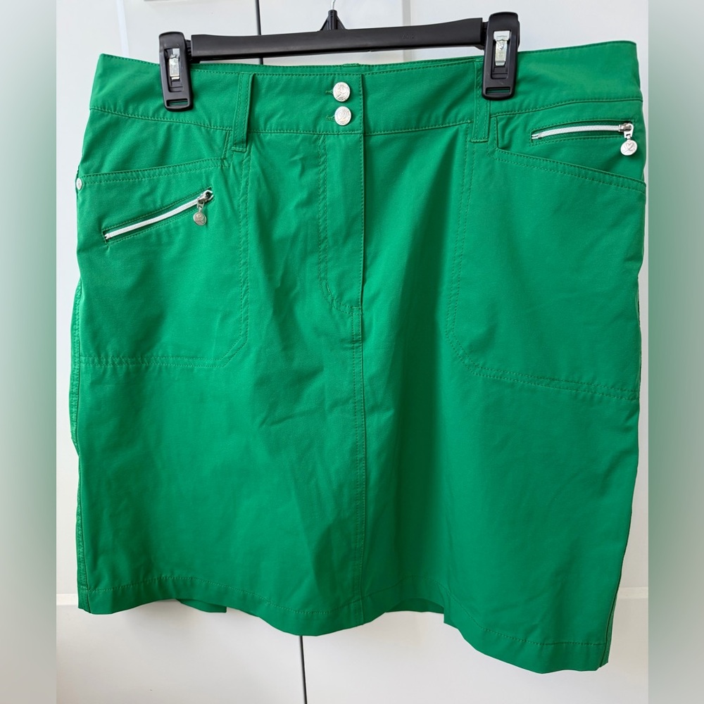 NWOT Daily Sports Kelly Green Long Golf Skort with Zip Accents, Size‎ 14